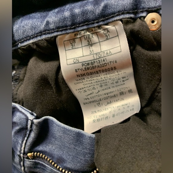 Women’s Guess jeans - Picture 4 of 4
